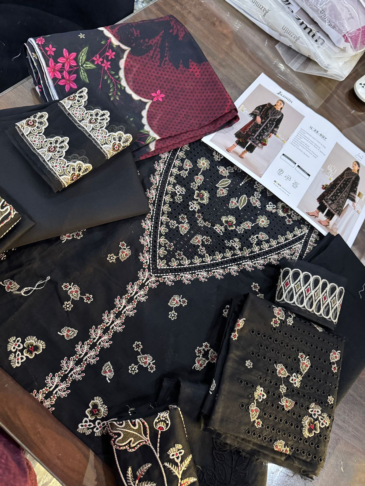 JAZMIN LUXURY LAWN IRIS FRESH