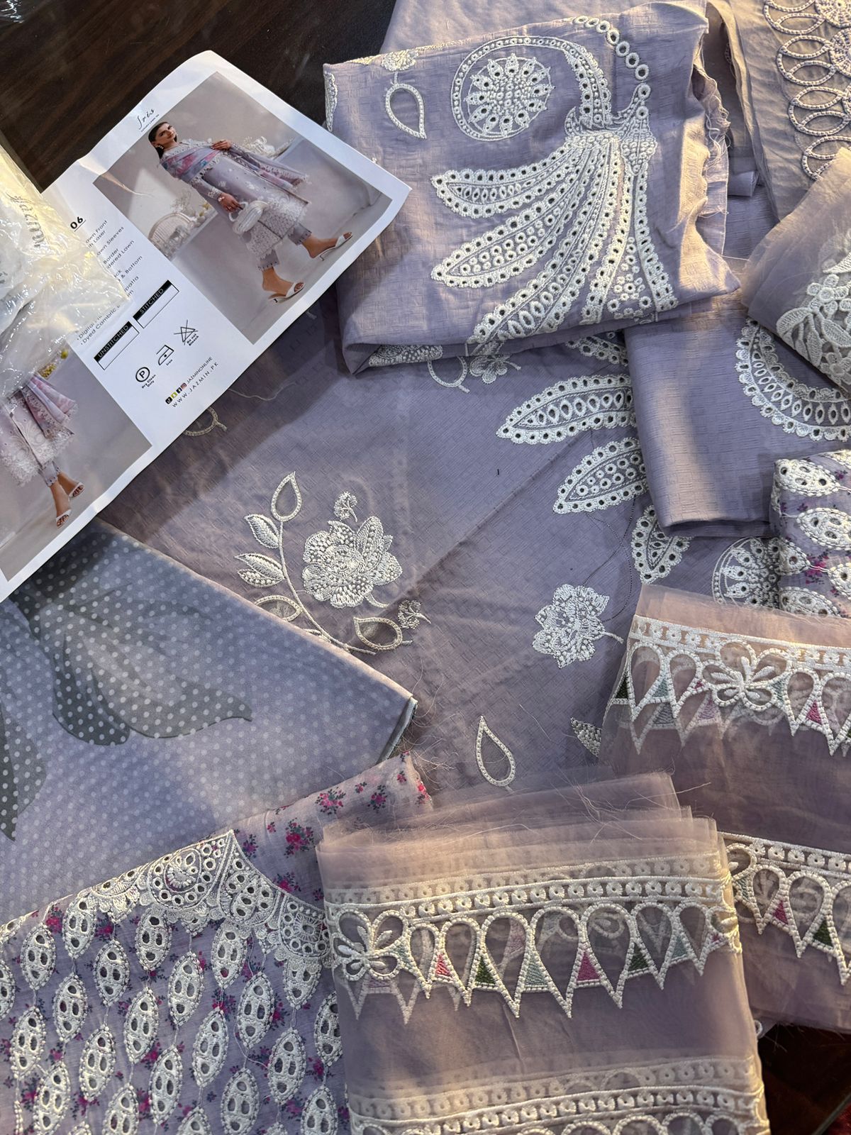 JAZMIN LUXURY LAWN IRIS FRESH