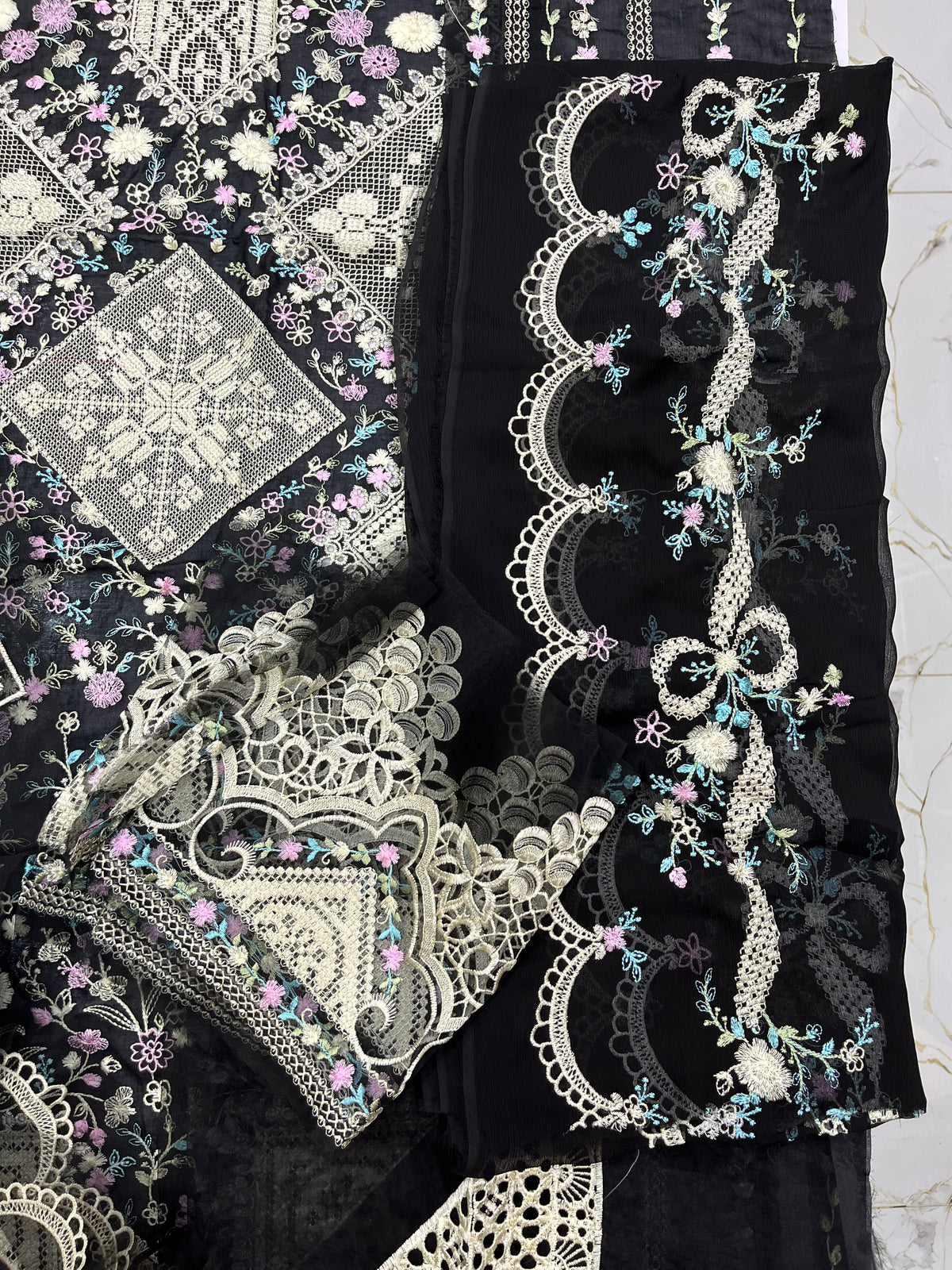 Bin Ilyas Luxury Lawn freesia 103 B