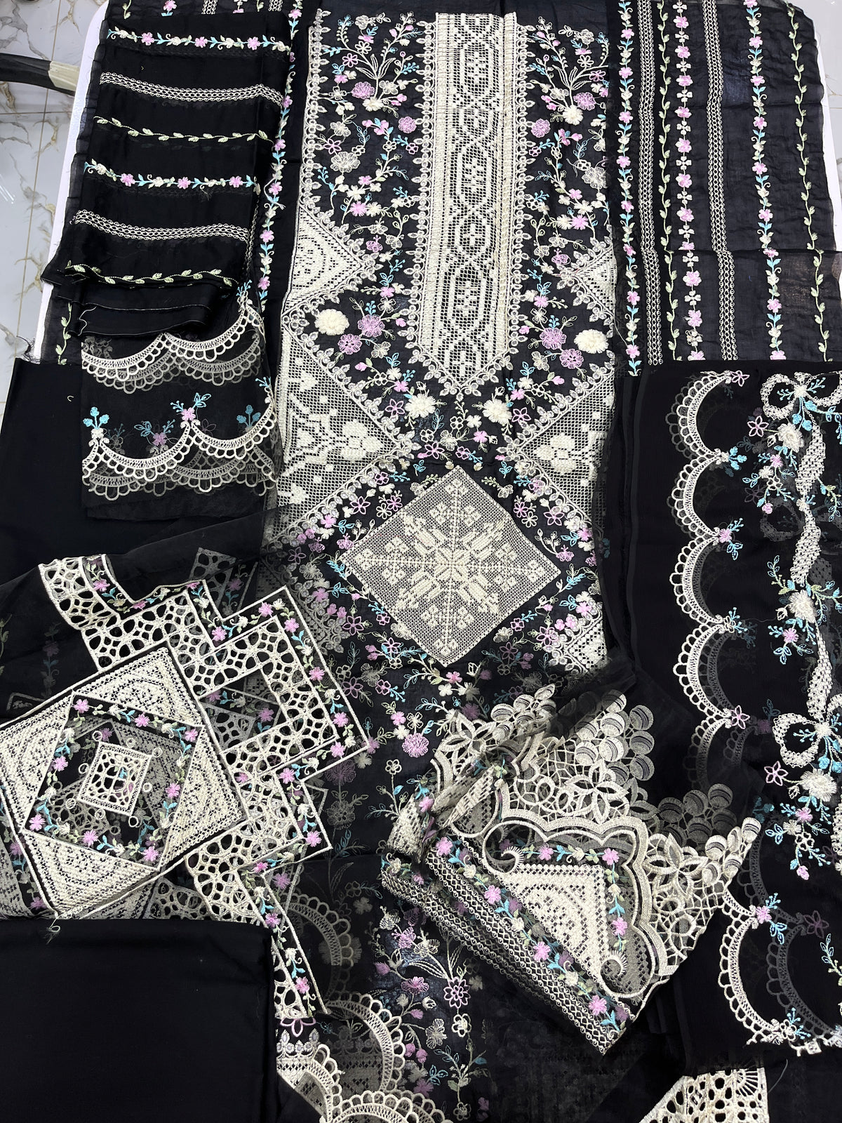 Bin Ilyas Luxury Lawn freesia 103 B