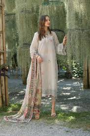 NOOR BY SADIA CHIKANKARI LAWN